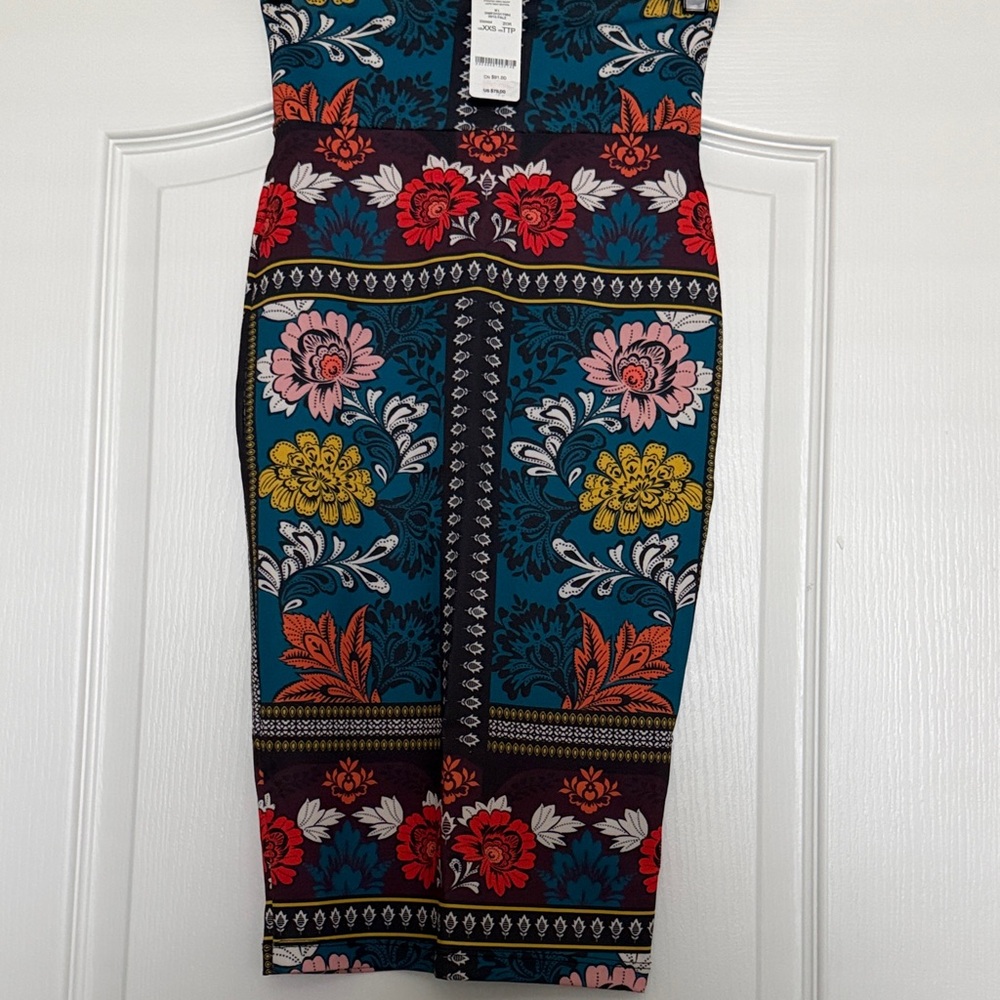 New Bebe Multicolor Floral Pencil Skirt Sz Xs.